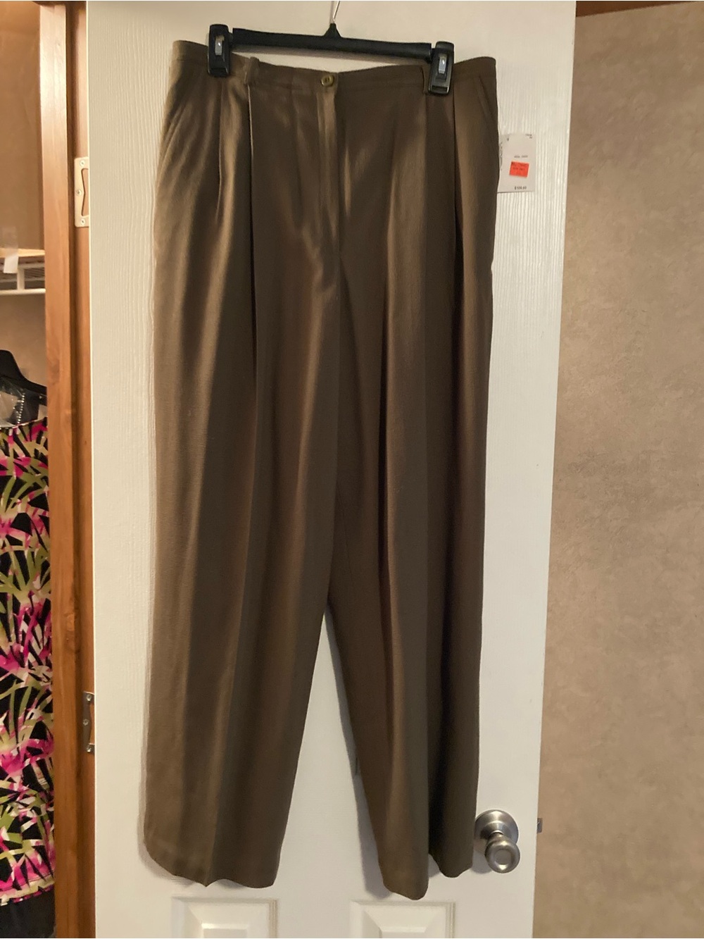 Liz Claiborne olive Green Pleated High-Waist wool Dress Pants lined